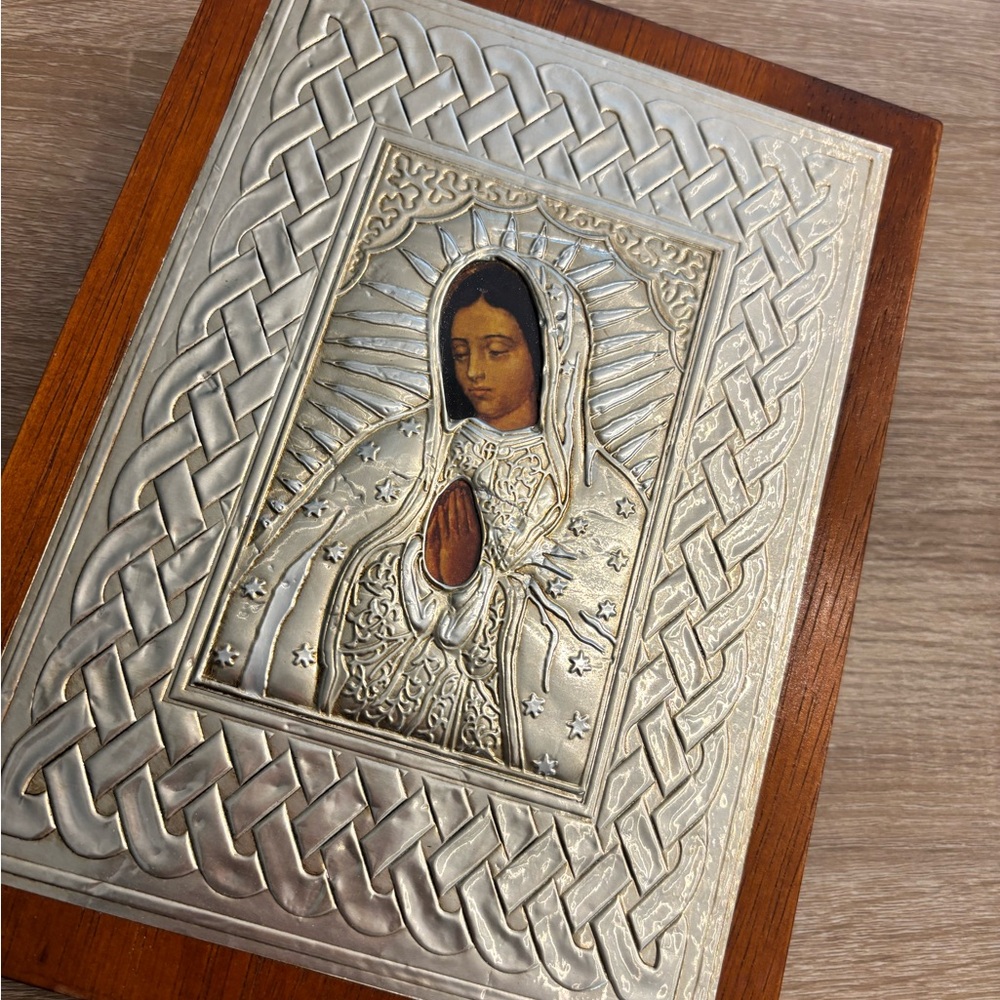 Catholic Mi Boda Bible Virgin Mary Repujado (Spanish) Bible
